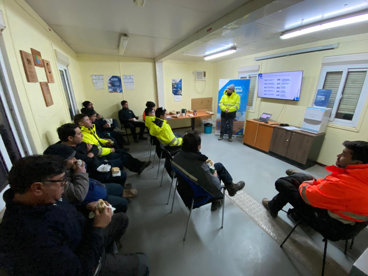 Importante reunión Trimestral Operaciones y SSO del Servicio Caserones  (3).jpeg